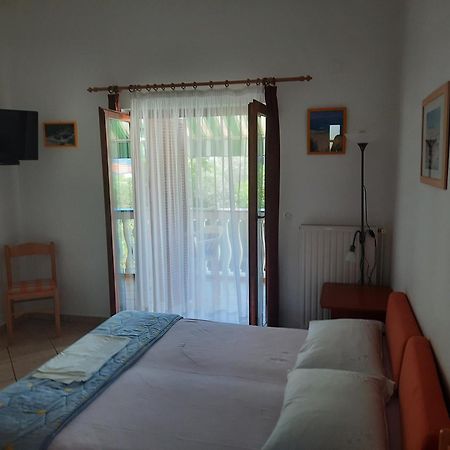 Apartmani Maver Sveti Filip i Jakov Ngoại thất bức ảnh