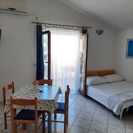 Apartmani Maver Sveti Filip i Jakov Ngoại thất bức ảnh