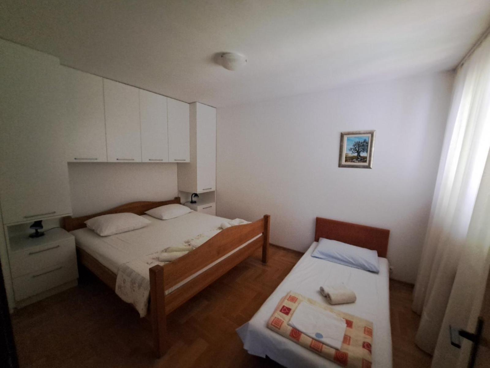 Apartmani Maver Sveti Filip i Jakov Ngoại thất bức ảnh